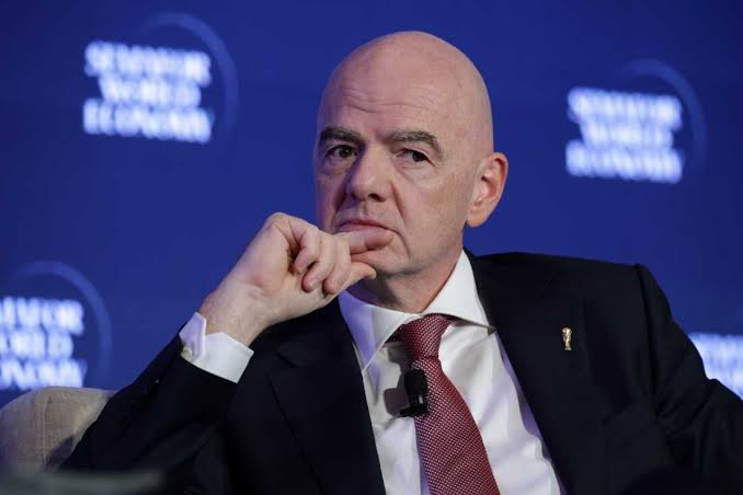 FIFA Ta Musanta Zargin Cewa UEFA Ta Biya wata  Mata a lokacin da  Gianni Infantino yake jagorantar hukumar ƙwallon ƙafa ta Turai.